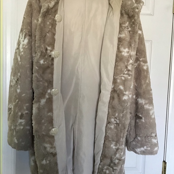 Reversible Faux Fur Jacket - Picture 8 of 8